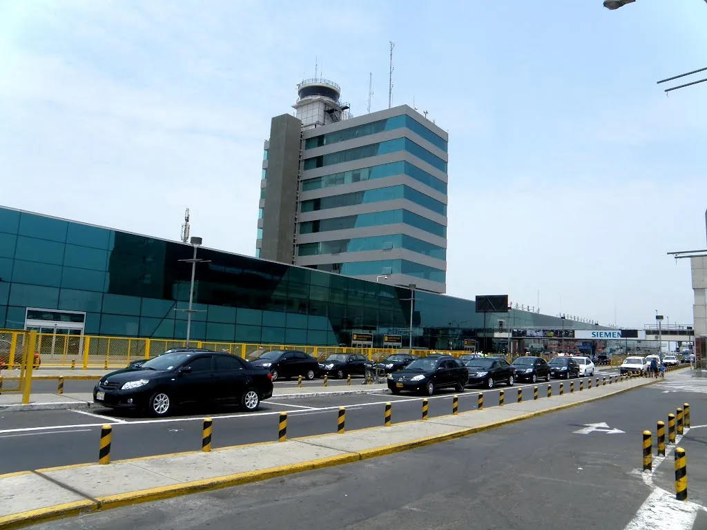 Taxi aeropuerto San Borja: traslado privado desde el aeropuerto Jorge Chávez